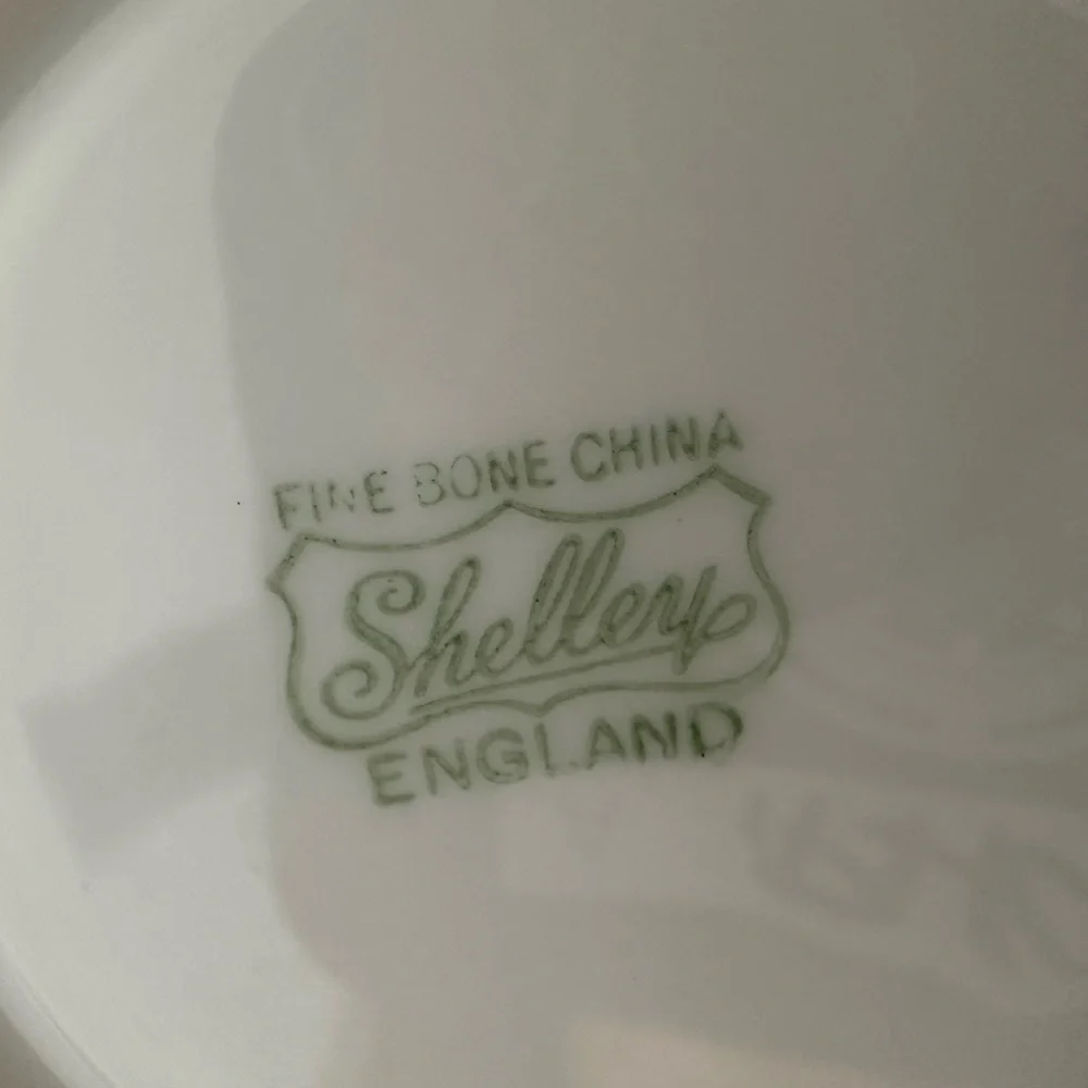 Shelley England‎ - Lavender and Gold Teacup and Saucer
